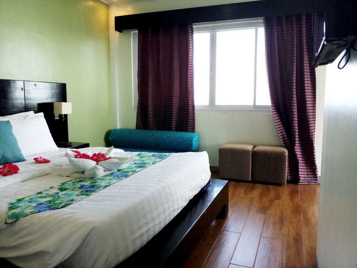 Casa Almarenzo Bed&Breakfast Bolinao Esterno foto